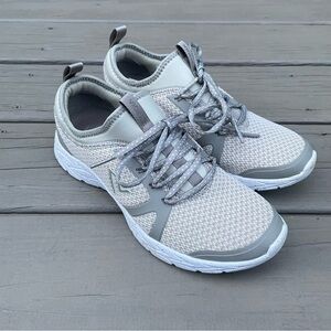 Vionic Alma Sock Sneakers in beige shoes size 9